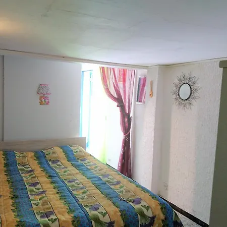 Typique Logement De Pecheur Proche Port * Le Grau-du-Roi