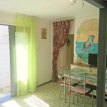 Typique Logement De Pecheur Proche Port Le Grau-du-Roi